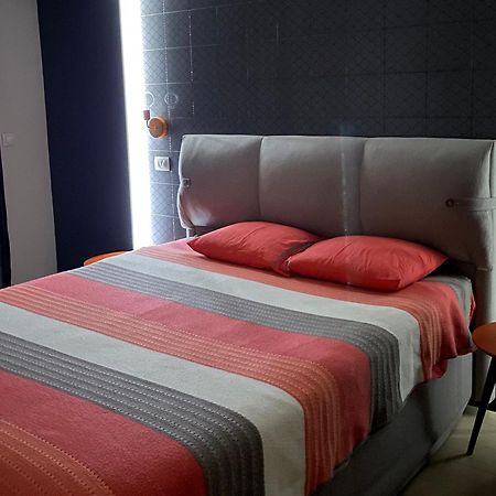 Stylish Apartment, Skopje Centre - Private Parking - Panoramic Views エクステリア 写真