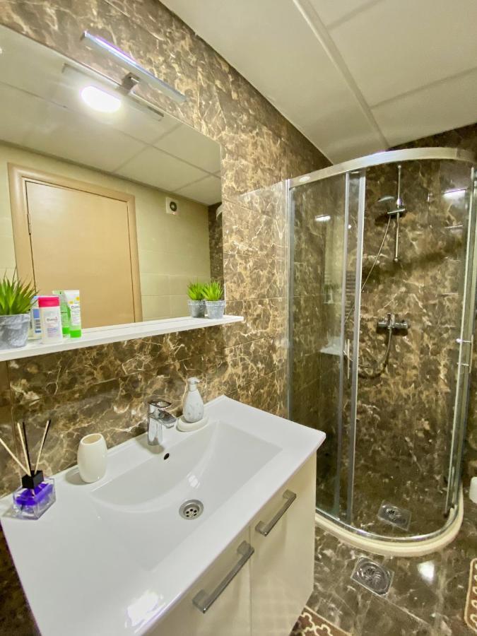 Stylish Apartment, Skopje Centre - Private Parking - Panoramic Views エクステリア 写真