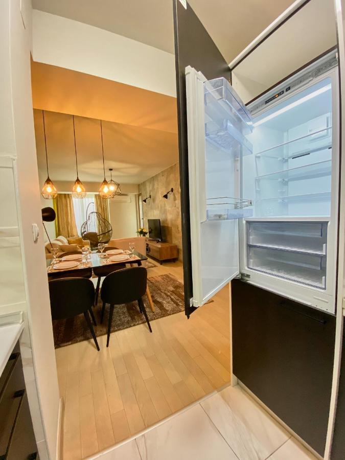 Stylish Apartment, Skopje Centre - Private Parking - Panoramic Views エクステリア 写真