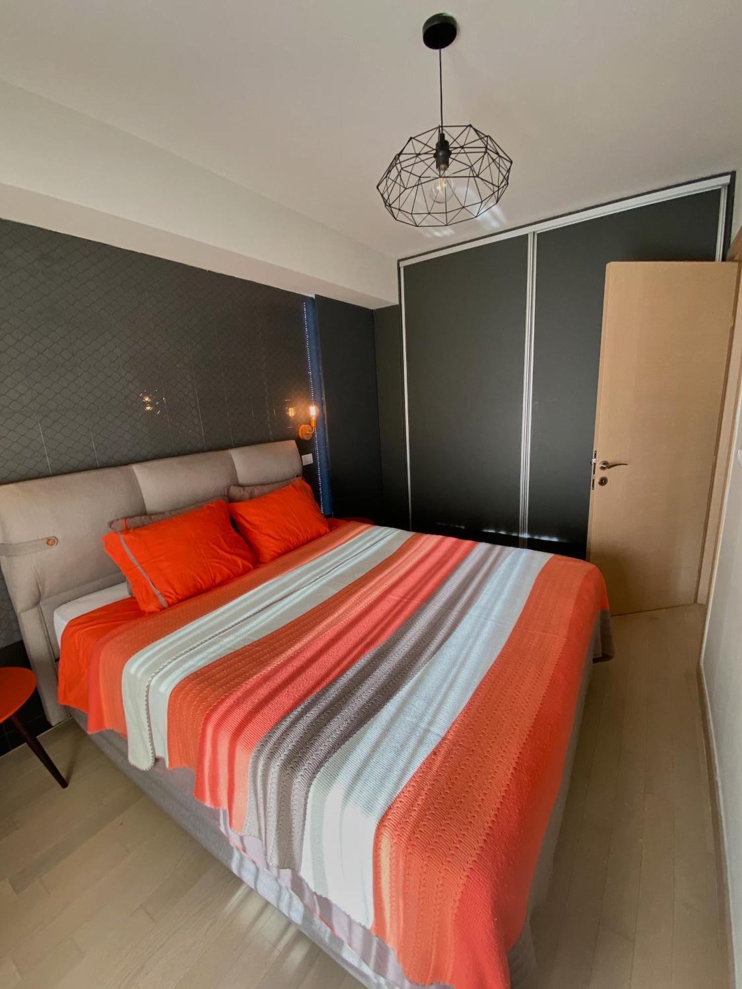 Stylish Apartment, Skopje Centre - Private Parking - Panoramic Views エクステリア 写真