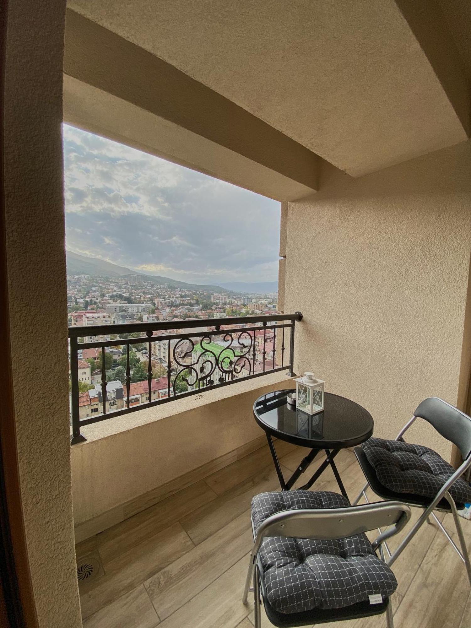 Stylish Apartment, Skopje Centre - Private Parking - Panoramic Views エクステリア 写真